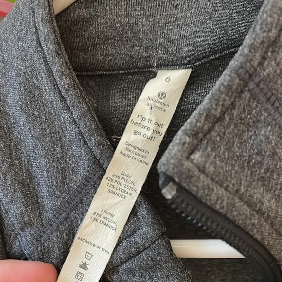 Lululemon jacket size 6 - Picture 3 of 5